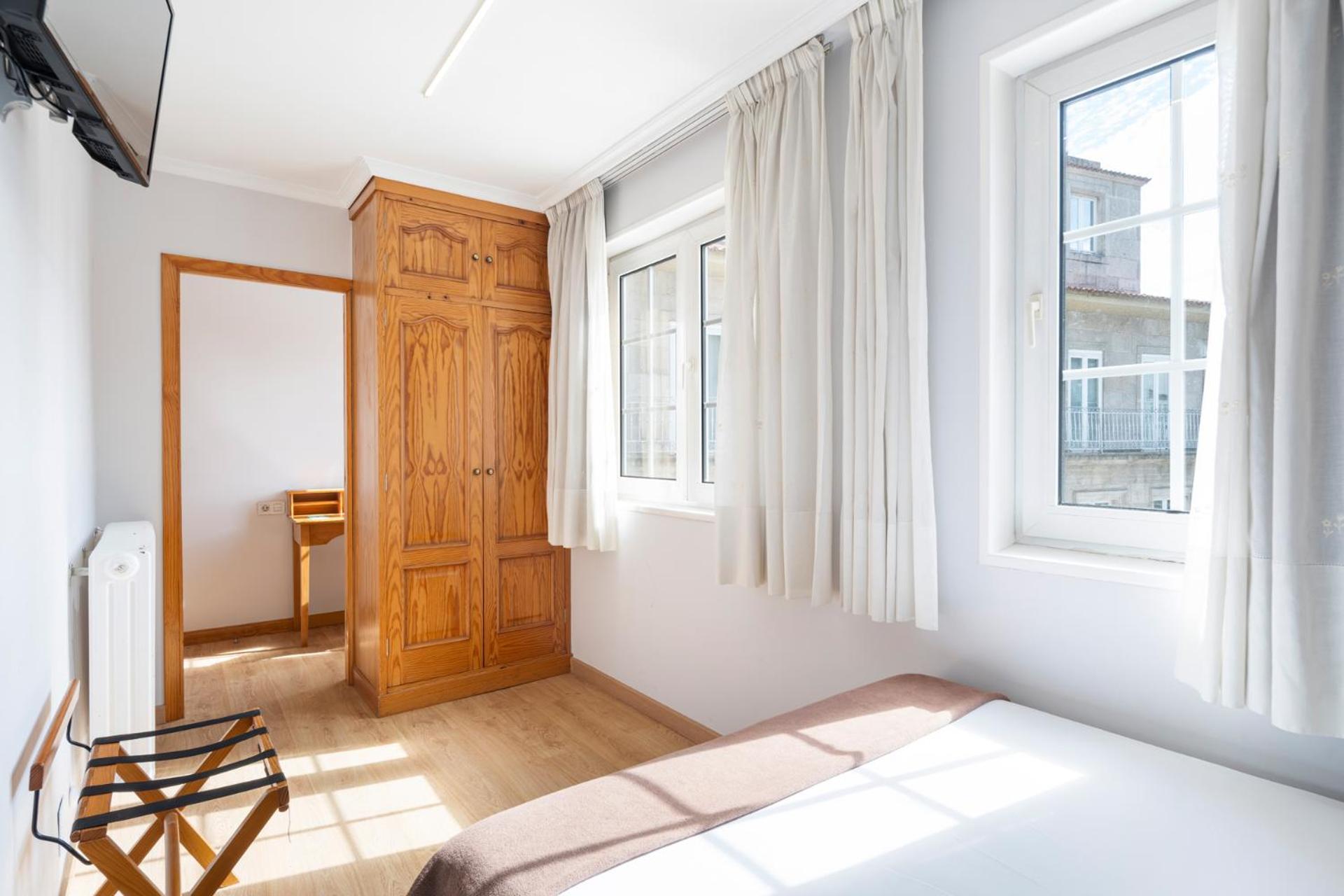 Hotel Alda Puerta Del Sol Виго Экстерьер фото